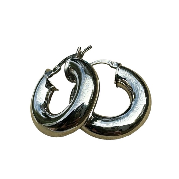 Chunky small hoops - Picture 4 of 8